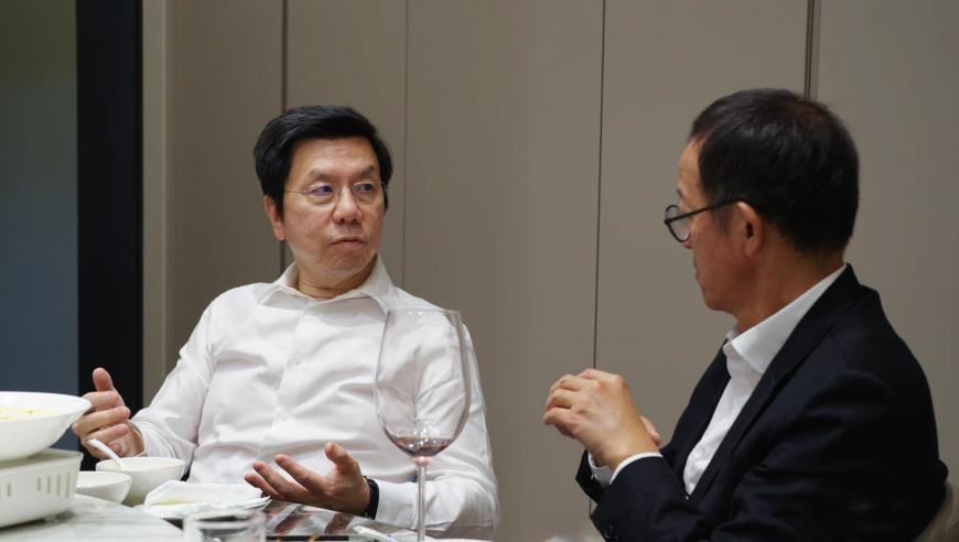 澳门香港联合资料库,周杰伦给女儿剪发,重点解答解释落实_专家版V6.27